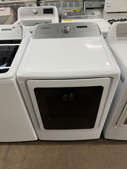 Samsung 5.4 cu. ft. Top Load Washer and 7.4 cu. ft. Electric Dryer