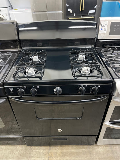 GE 30" Free-Standing Gas Range

Model #:JGBS10DEK