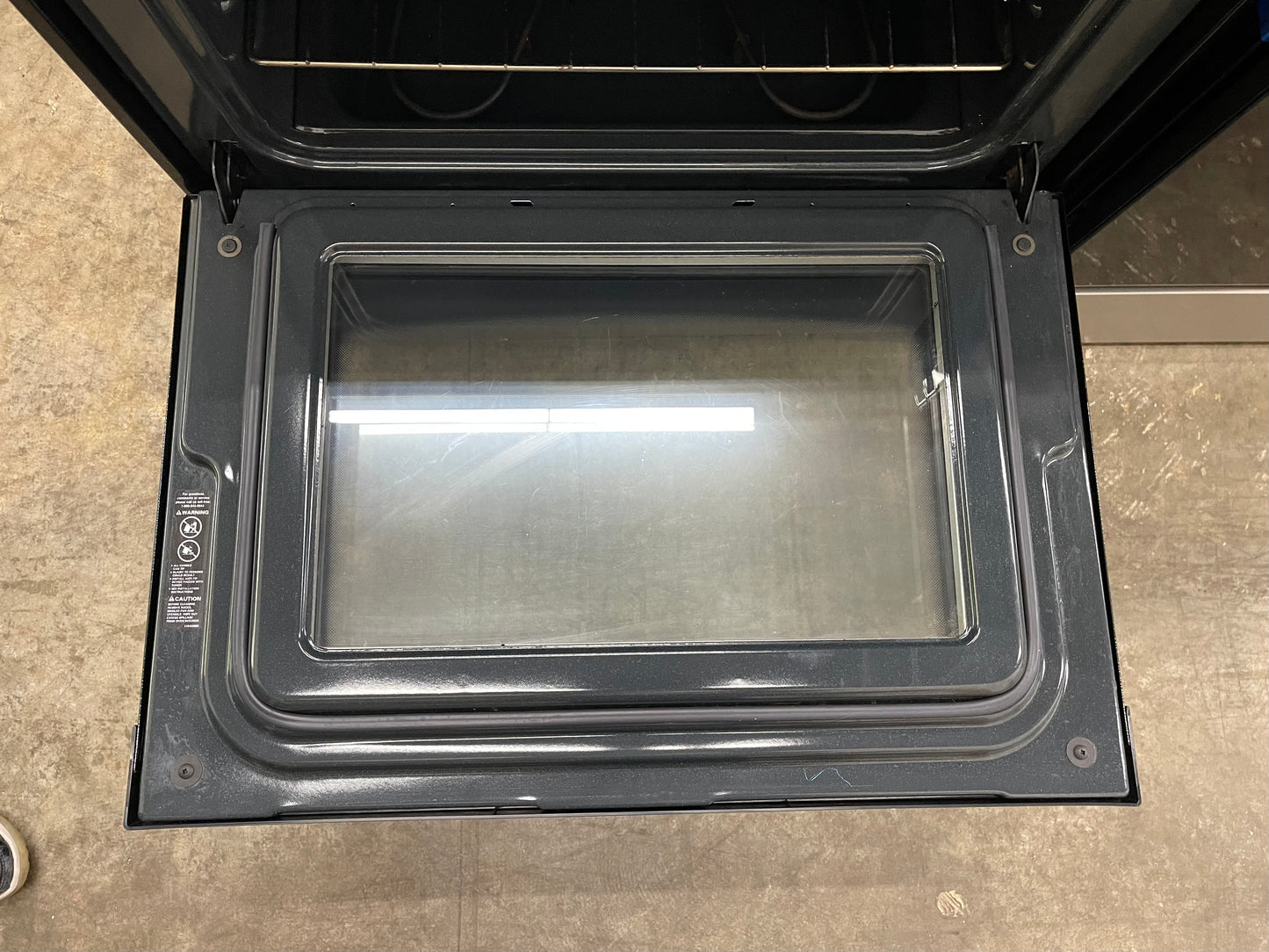 Frigidaire  FFEF3043LS
30 Inch Electric Range with SpaceWise Element, Store-More Drawer, Ready-Select Controls, 4 Radiant Elements, 4.8 cu. ft. Oven Capacity and Timed Cook