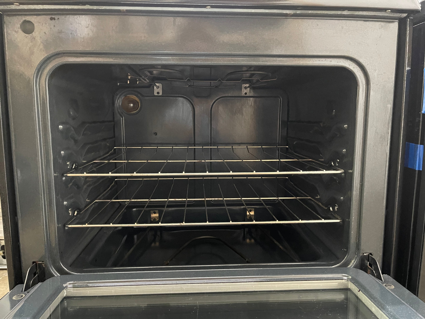 Frigidaire  FFEF3043LS
30 Inch Electric Range with SpaceWise Element, Store-More Drawer, Ready-Select Controls, 4 Radiant Elements, 4.8 cu. ft. Oven Capacity and Timed Cook