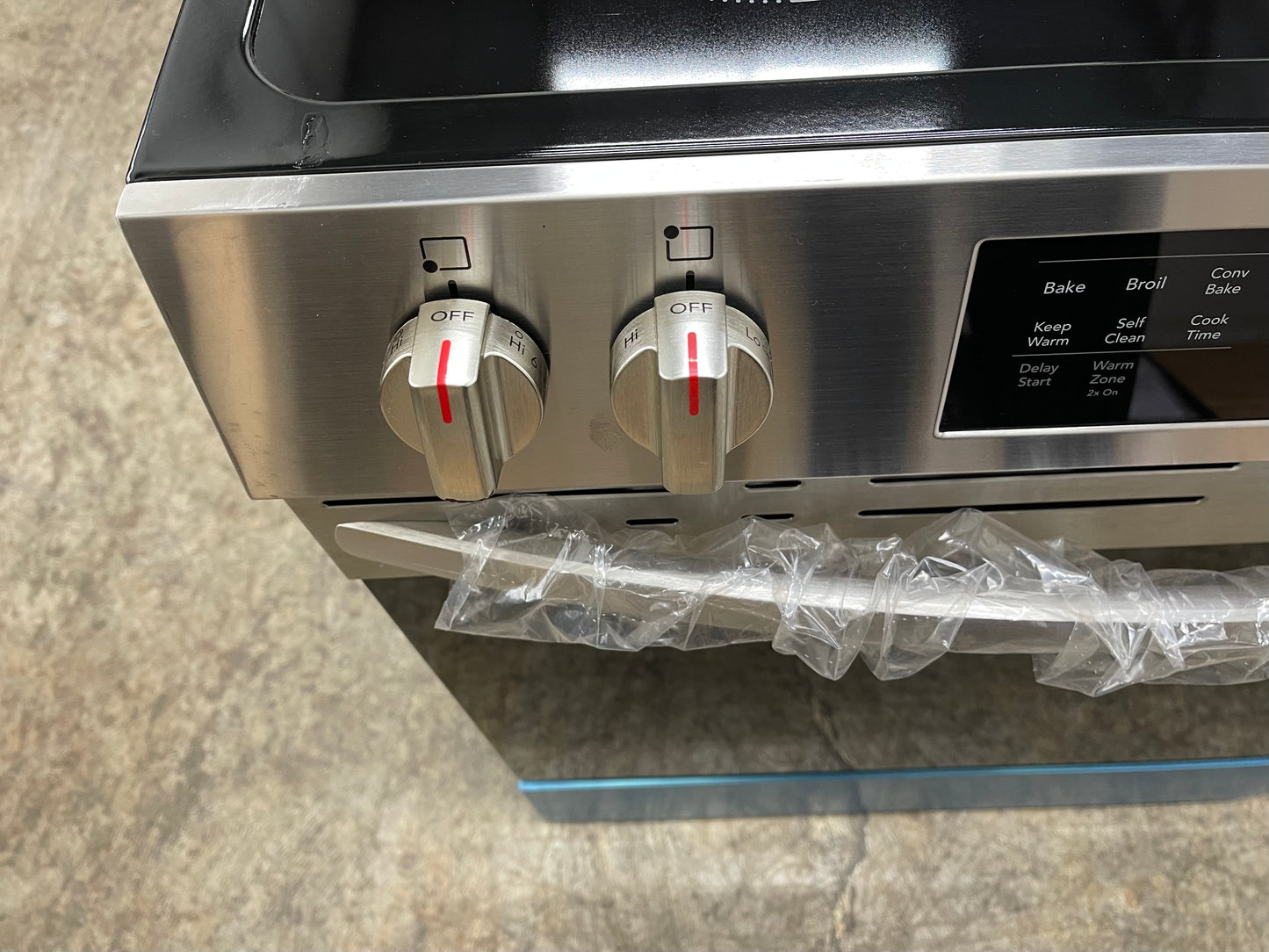 Frigidaire 30-in Glass Top 5 Burners 5.3 cu-ft Slide-In Electric Range in Stainless Steel-Model #FCFE3062AS