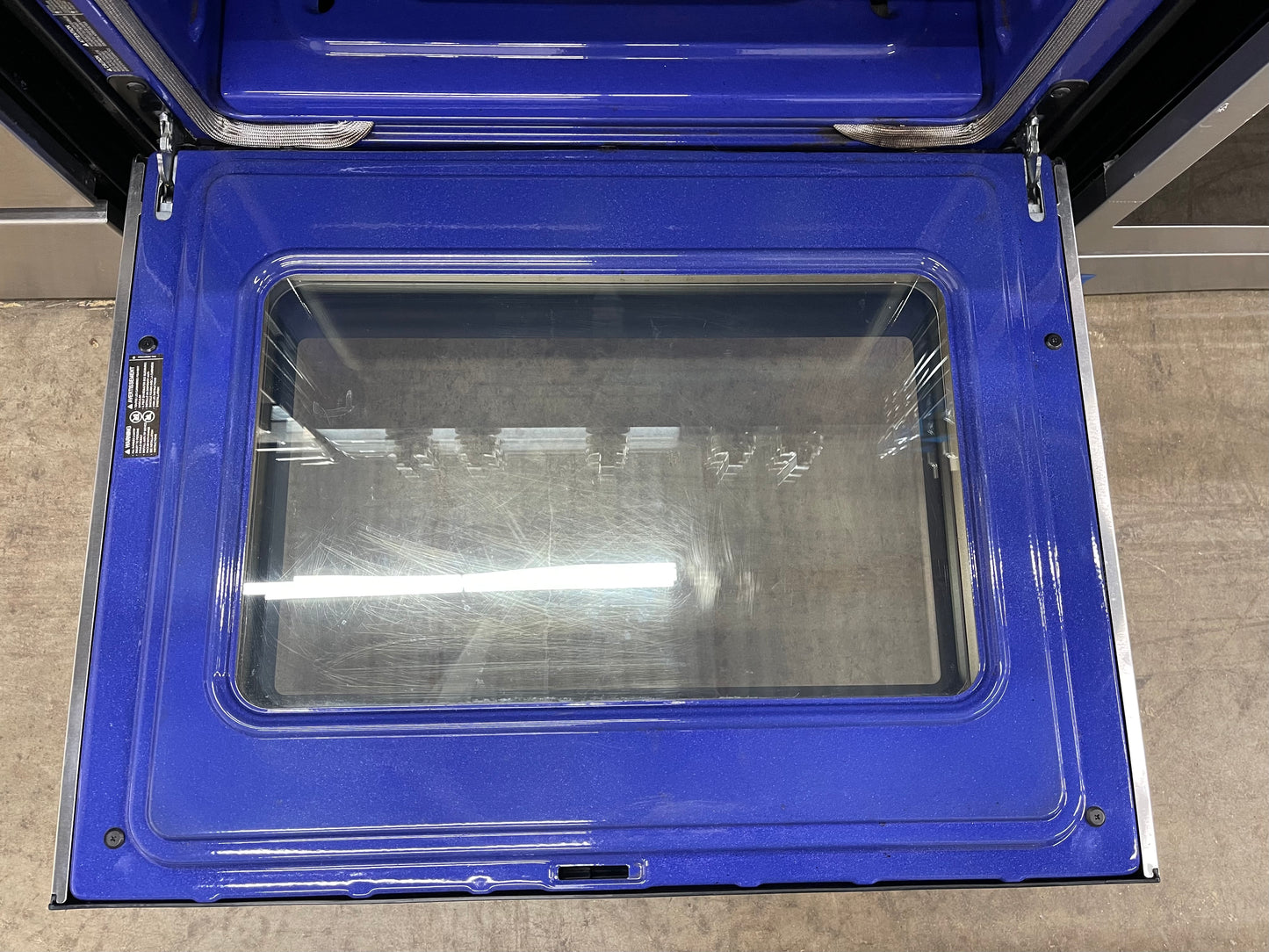 LG  LRG3081ST
30 Inch Gas Range with EvenJet Fan Convection, 20 Minute EasyClean® Mode, IntuiTouch Keypad, SuperBoil 17,000 BTU Burner, Large WideView™ Plus Window, 5 Sealed Burners, 5.4 cu. ft. Oven and Storage Drawer: Stainless Steel