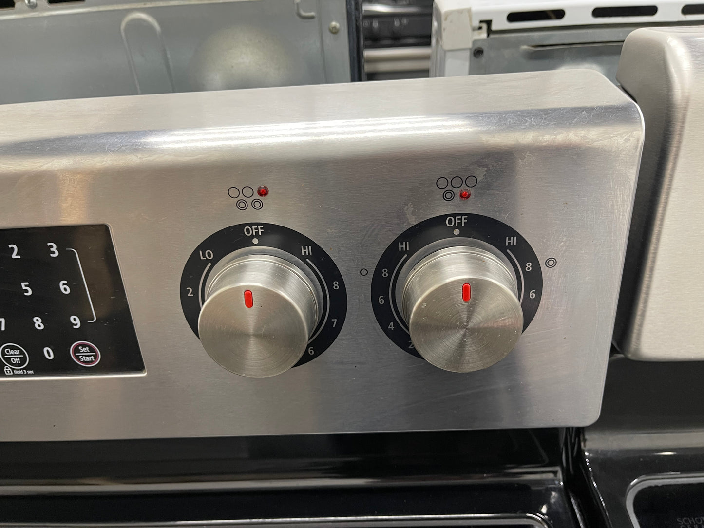 Samsung  FTQ352IWUX
30 Inch Freestanding Electric Range with 5 Elements Including Dual Burners, 5.9 cu. ft. 3-Fan True European Convection Oven, Steam/Self Cleaning, Proofing, Sabbath Mode and Warming Drawer