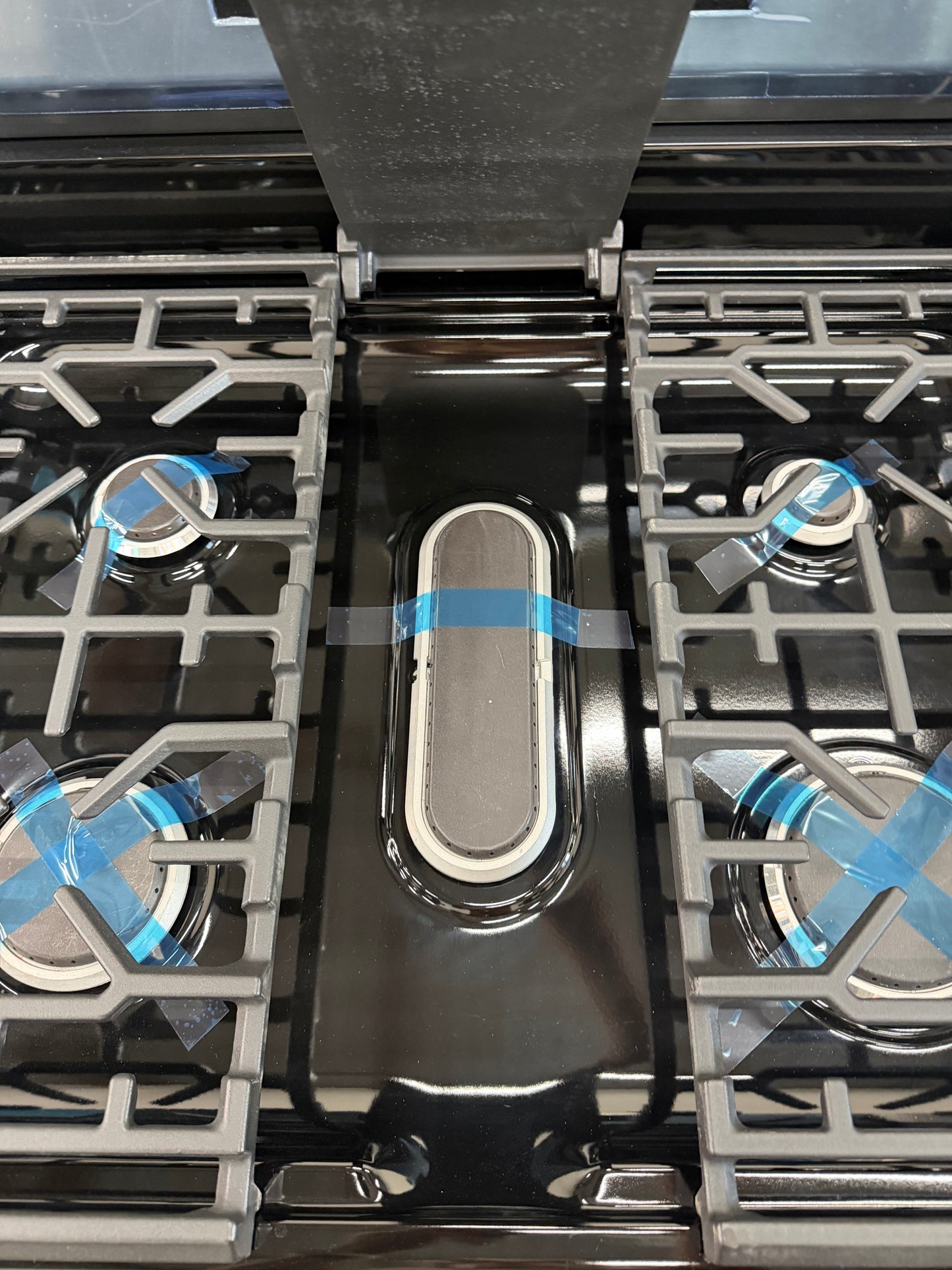 Frigidaire Gallery 30 in 5.1 cu-ft Gas Range with No Preheat + Air Fry in Smudge Proof Black Stainless Steel-Model #GCRG3060BDA