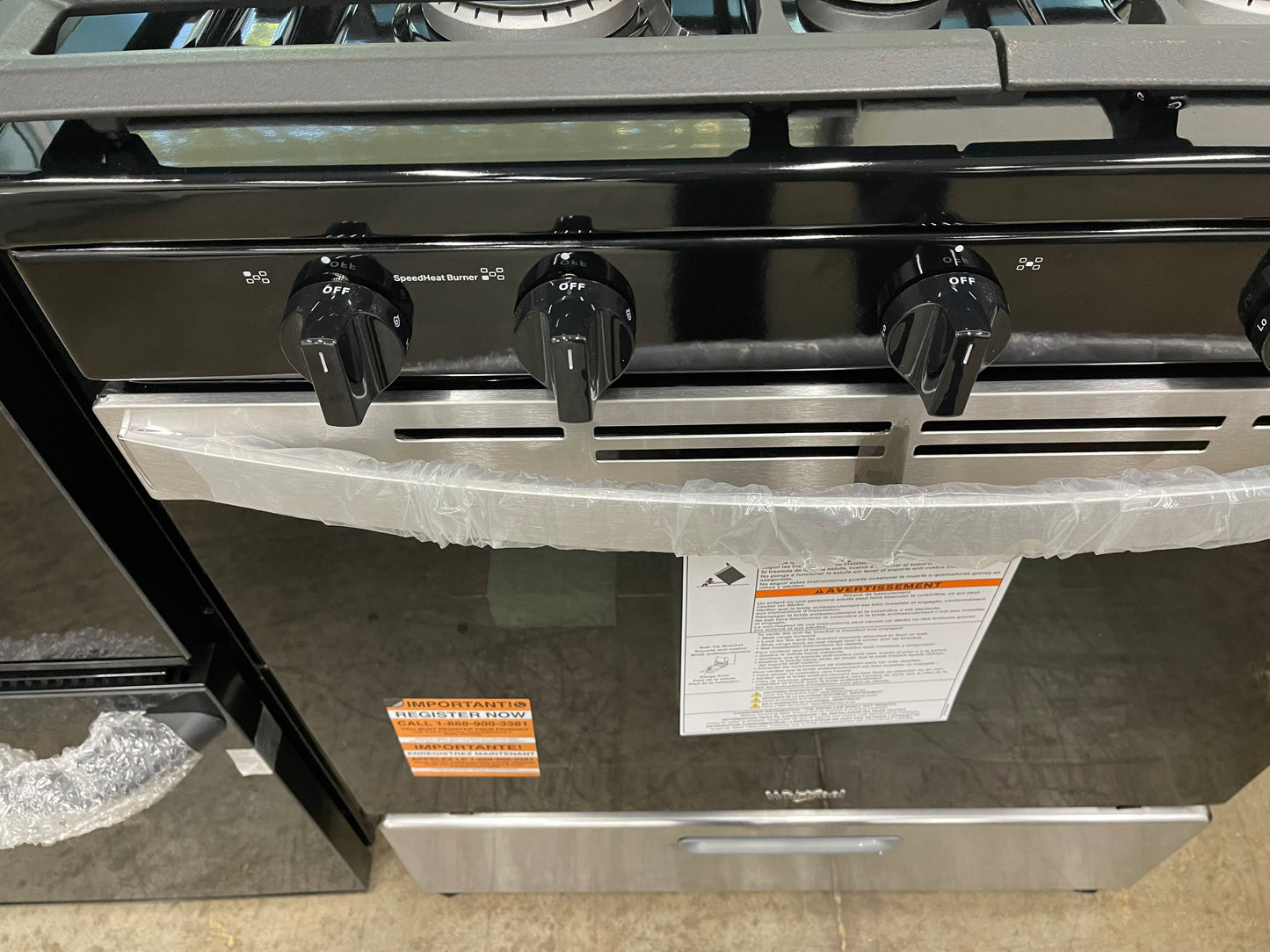 Whirlpool  WFG505M0MS
30 Inch Freestanding Gas Range with 5 Sealed Burners, 5.1 cu. ft. Capacity, SpeedHeat Burners, Frozen Bake™, Keep Warm, Broiler Drawer, and Star-K: Stainless Steel