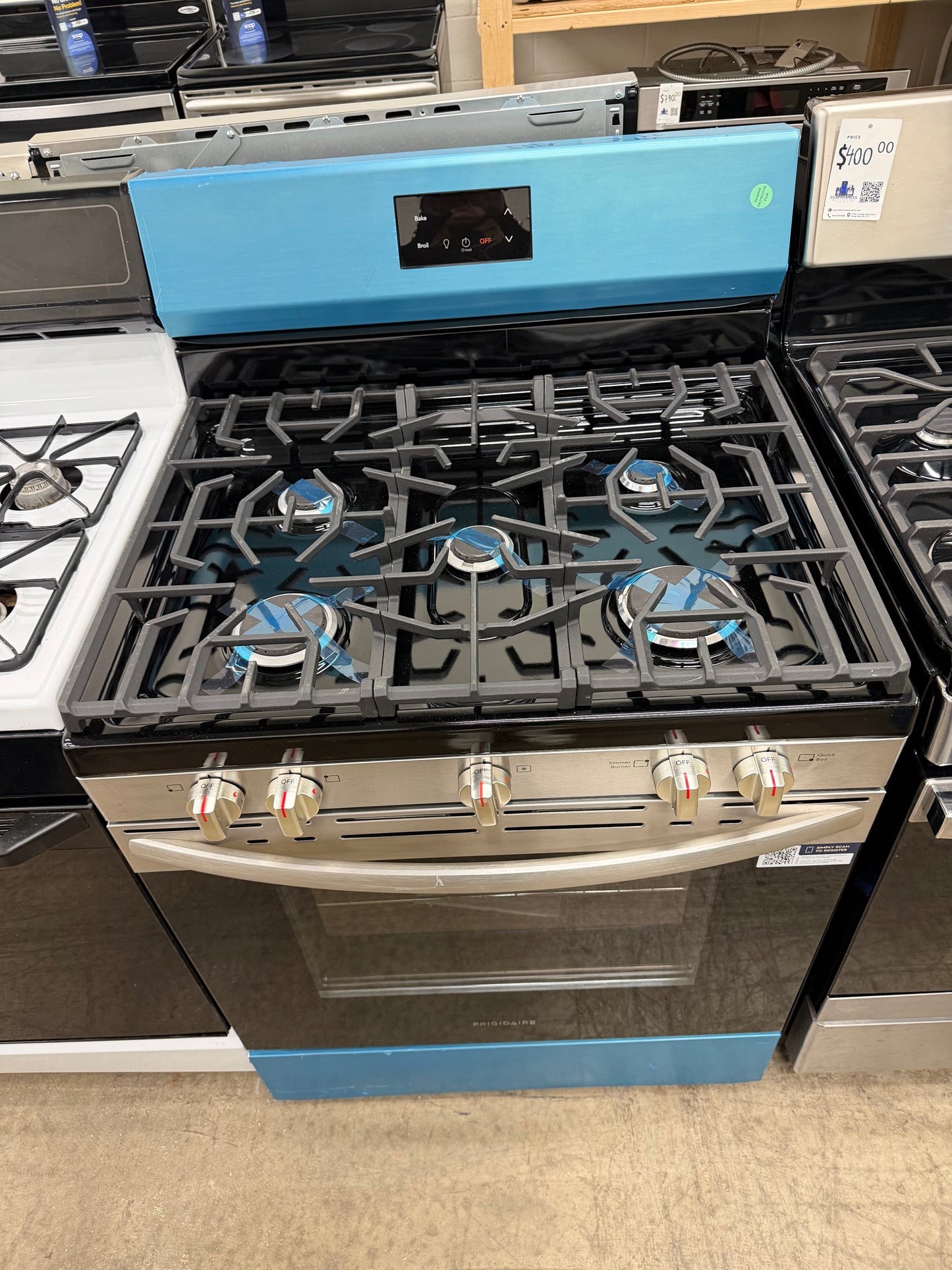 Frigidaire 30-in 5 Burners 5.1-cu ft Freestanding Gas Range in Stainless Steel-Model #FCRG3052BS