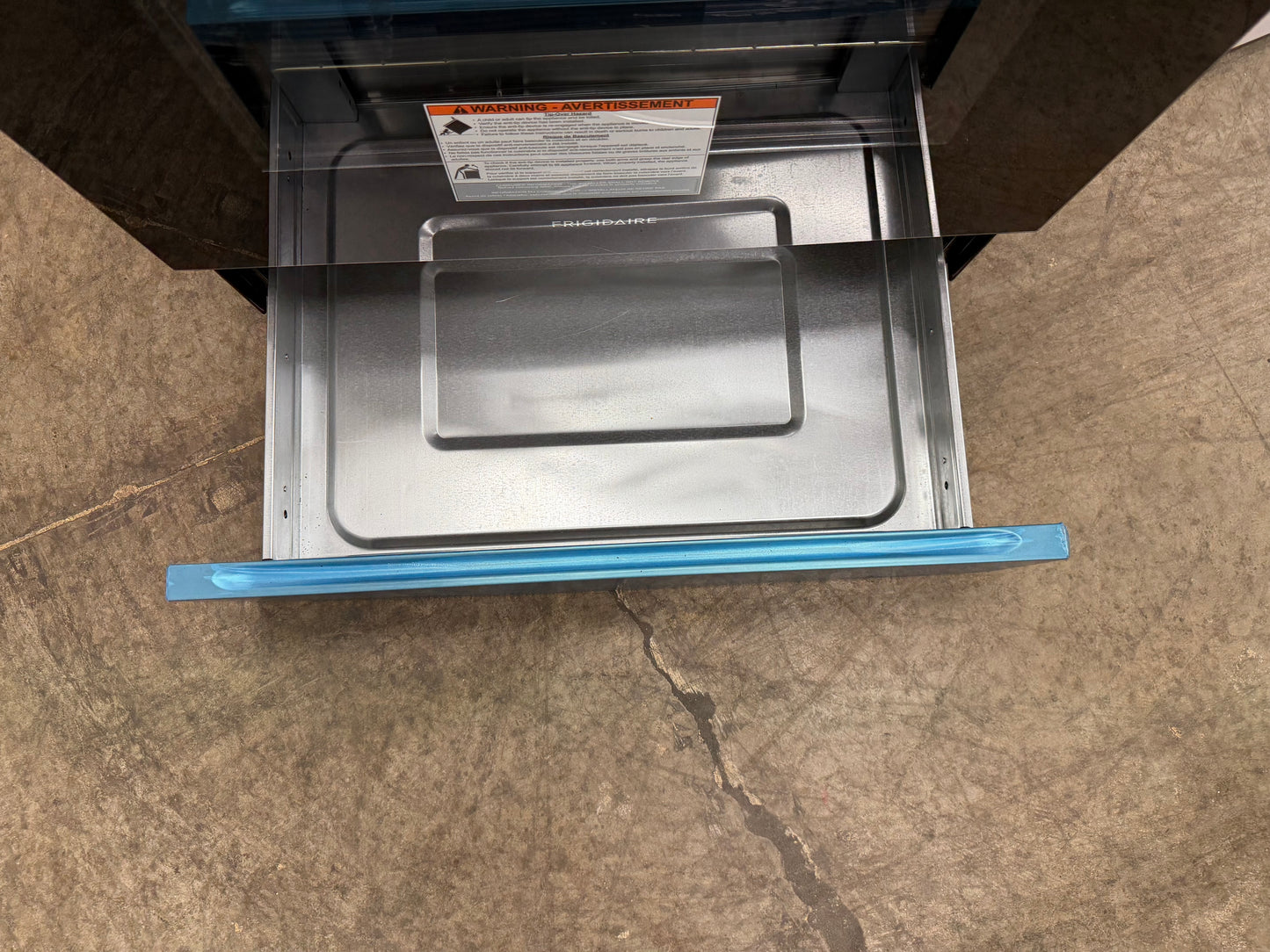 Frigidaire 30-in 5 Burners 5.1-cu ft Freestanding Gas Range in Stainless Steel-Model #FCRG3052BS