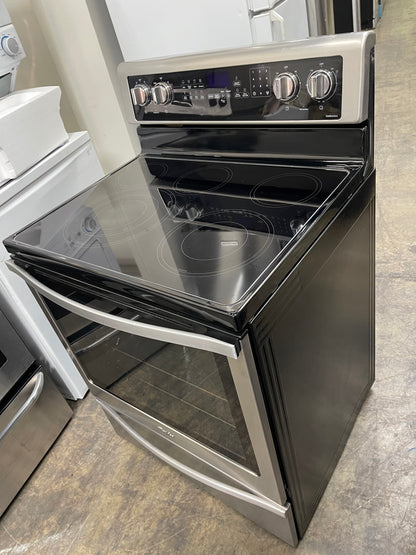 6.4 Cu. Ft. Freestanding Electric Range with Fingerprint-Resistant Stainless Steel Model: 

WFE770H0FZ