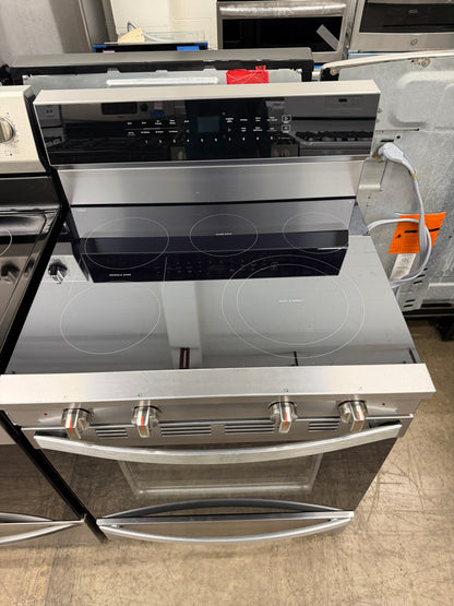 Whirlpool  WFES7530RZ
30 Inch Freestanding Electric Smart Range with 5 Radiant Elements, 5.3 cu. ft. Convection Oven