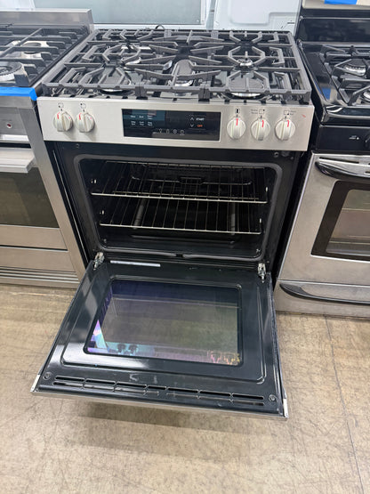 Frigidaire - 5.1 Cu. Ft Freestanding Gas Range with Quick Boil - Stainless Steel
Model:FCFG3062AS