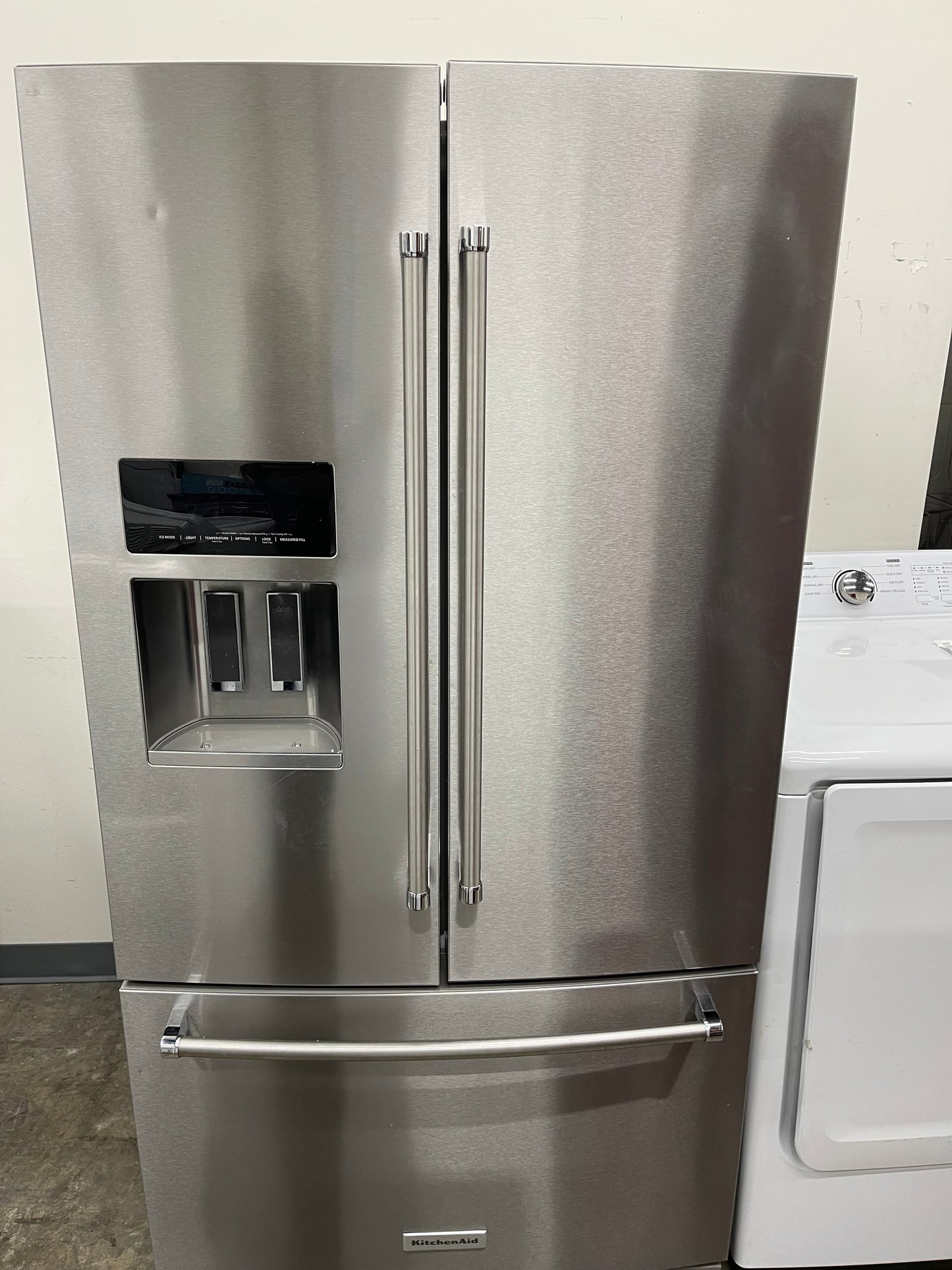 KitchenAid  KRFF507HPS
36 Inch Freestanding French Door Refrigerator with 26.8 cu. ft. Total Capacity, PrintShield Finish, ExtendFresh Temperature Management System, External Ice/Water Dispenser, Water Filtered, Star-K Certified, and ENERGY STAR : Stain