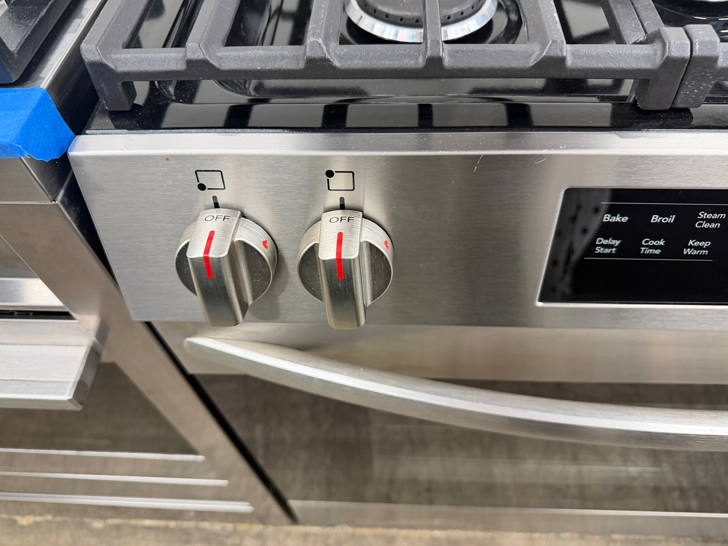 Frigidaire - 5.1 Cu. Ft Freestanding Gas Range with Quick Boil - Stainless Steel
Model:FCFG3062AS