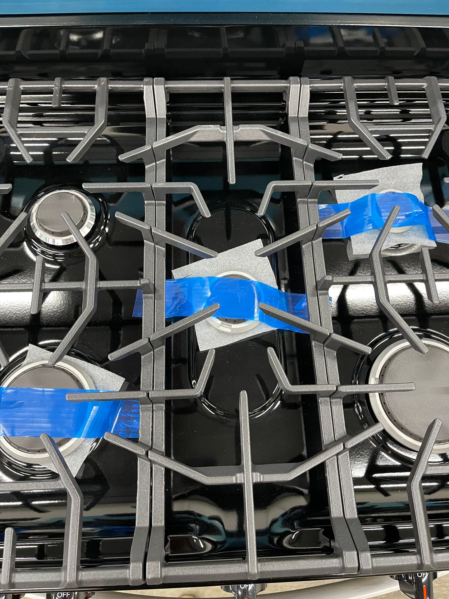 Frigidaire 30-in 5 Burners 5.1-cu ft Freestanding Gas Range in Stainless Steel-Model #FCRG3052BS