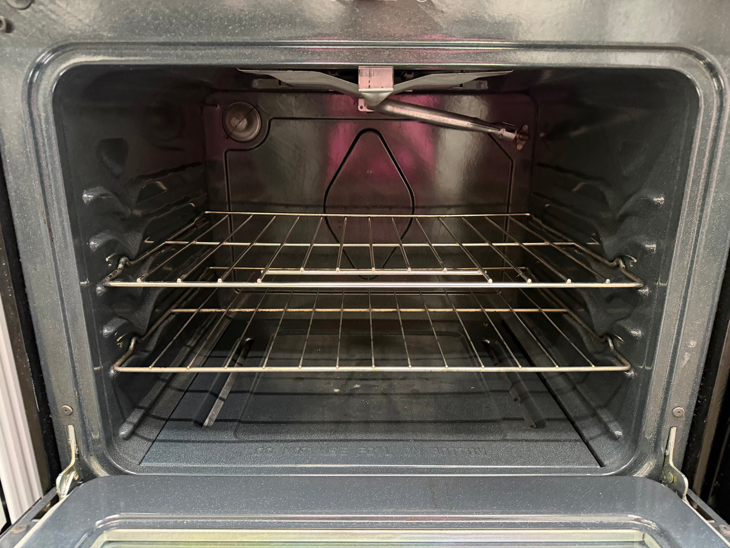 Frigidaire 30” Freestanding Gas Range – Model FFGF3053LSF