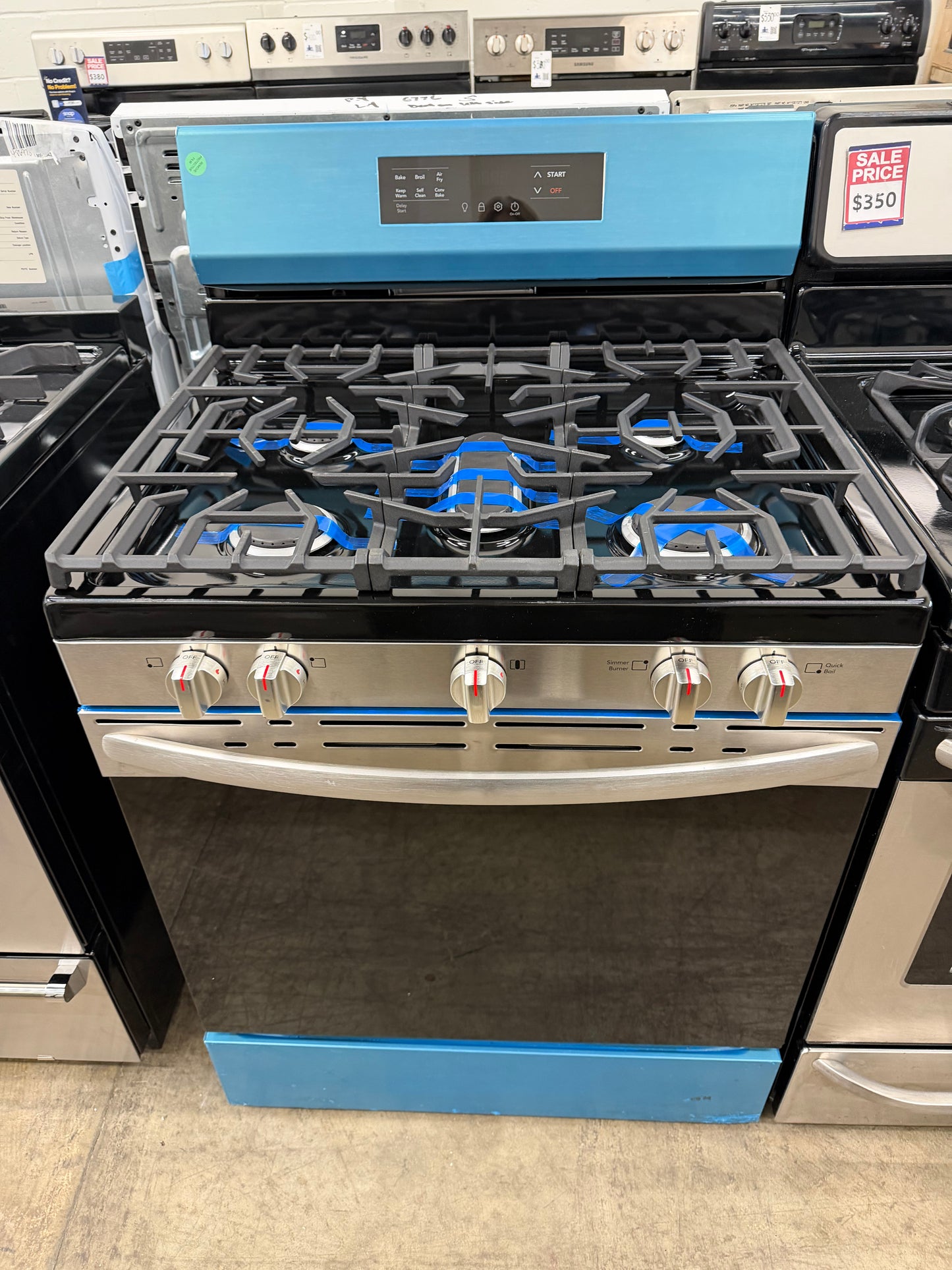 Frigidaire 30-in 5 Burners 5.1-cu ft Air Fry Convection Oven Freestanding Gas Range in Stainless Steel-Model #FCRG3083AS