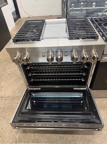 JennAir NOIR   JDRP536HM
36 Inch Smart Dual Fuel Professional Range with 4 Sealed Burners, 5.1 cu. ft. Oven Capacity, WiFi, Smart Integration, Chrome-Infused Griddle, CustomClean , Cinematic Lighting, JennAirCulinary Center, Dual-Fan True Convection, Du