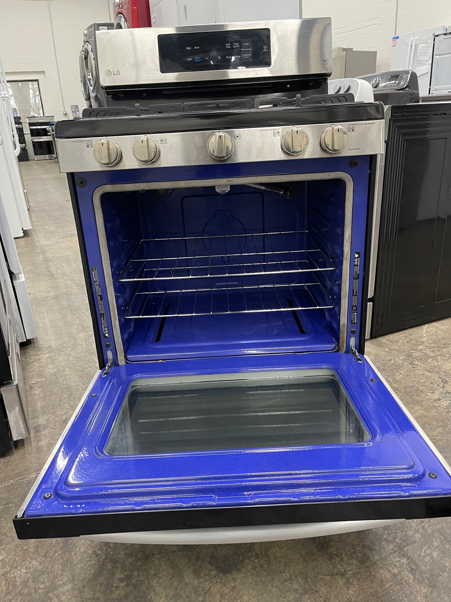 LG  LRG3061ST
30 Inch Gas Range with 20 Minute EasyClean ,Mode, Brilliant Blue Interior, Griddle Accessory, 5 Sealed Burners, 5.4 cu. ft. Oven and Storage Drawer: Stainless Steel