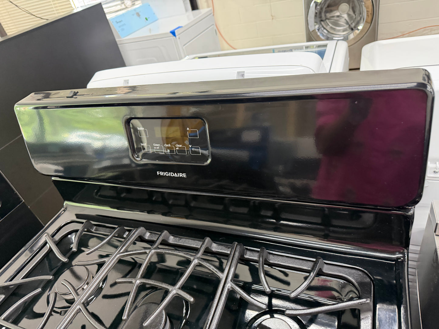 Frigidaire 30” Freestanding Gas Range – Model FFGF3019LBC