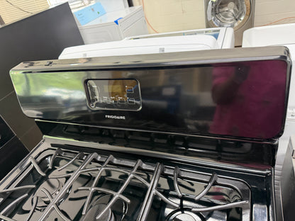 Frigidaire 30” Freestanding Gas Range – Model FFGF3019LBC