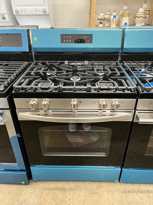 Frigidaire 30-in 5 burners 5.1-cu ft Freestanding Natural Gas Range in Stainless Steel-Model #FCRG306LAFB