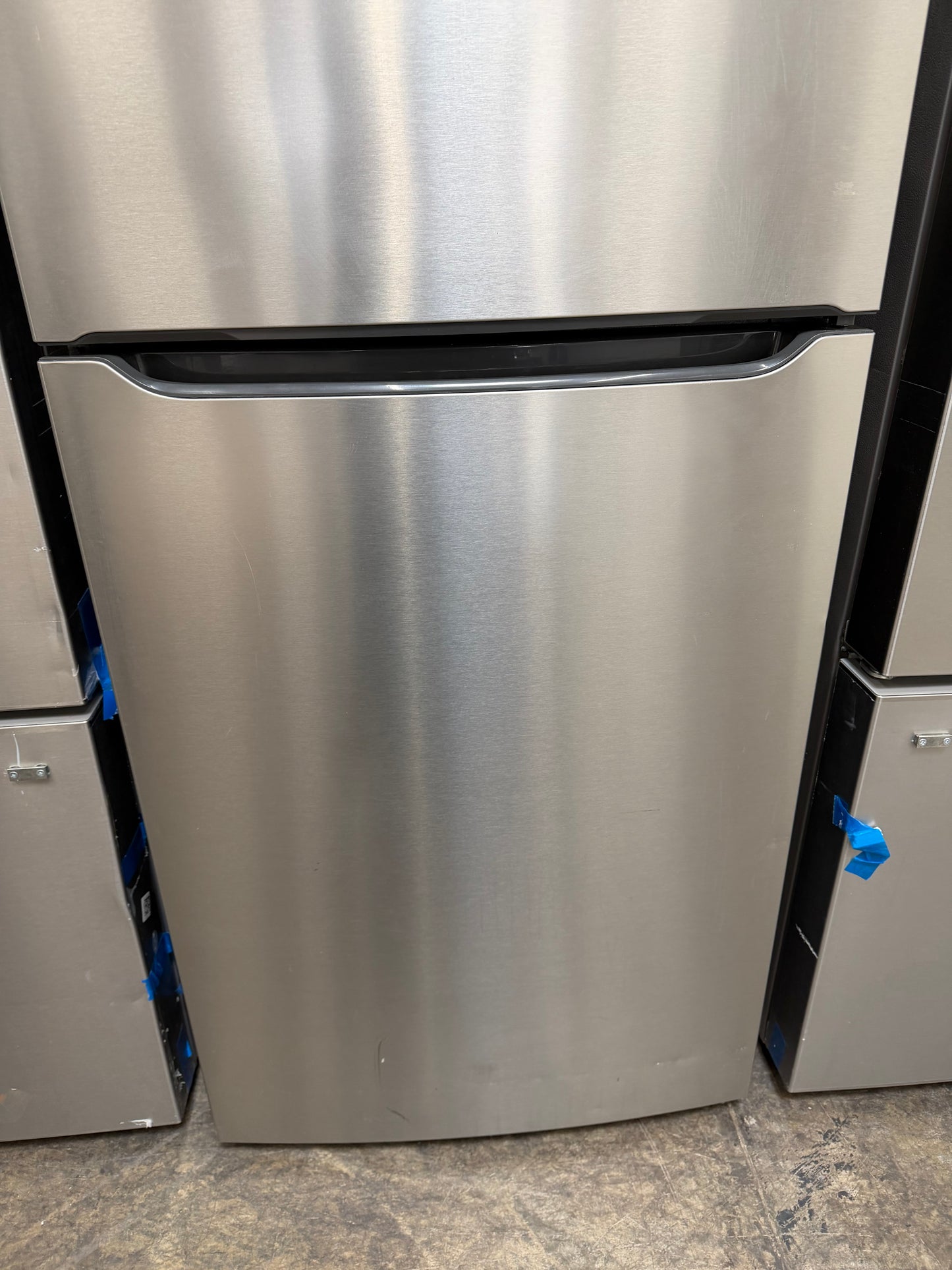 Frigidaire
30 in. 18.3 cu. ft. Top Freezer Refrigerator in Stainless Steel