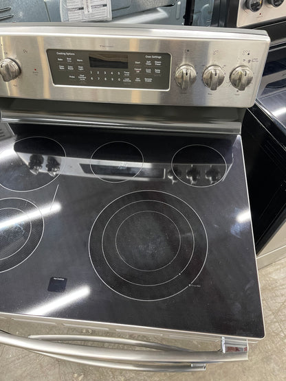 GE Profile  PB930SLSS
30 Inch Smart Electric Range with 5.3 Cu. Ft. Oven, Five Heating Elements, Temperature Probe, True European Convection, WiFi, 3600W Power Boil, Chef Connect, and Self Clean