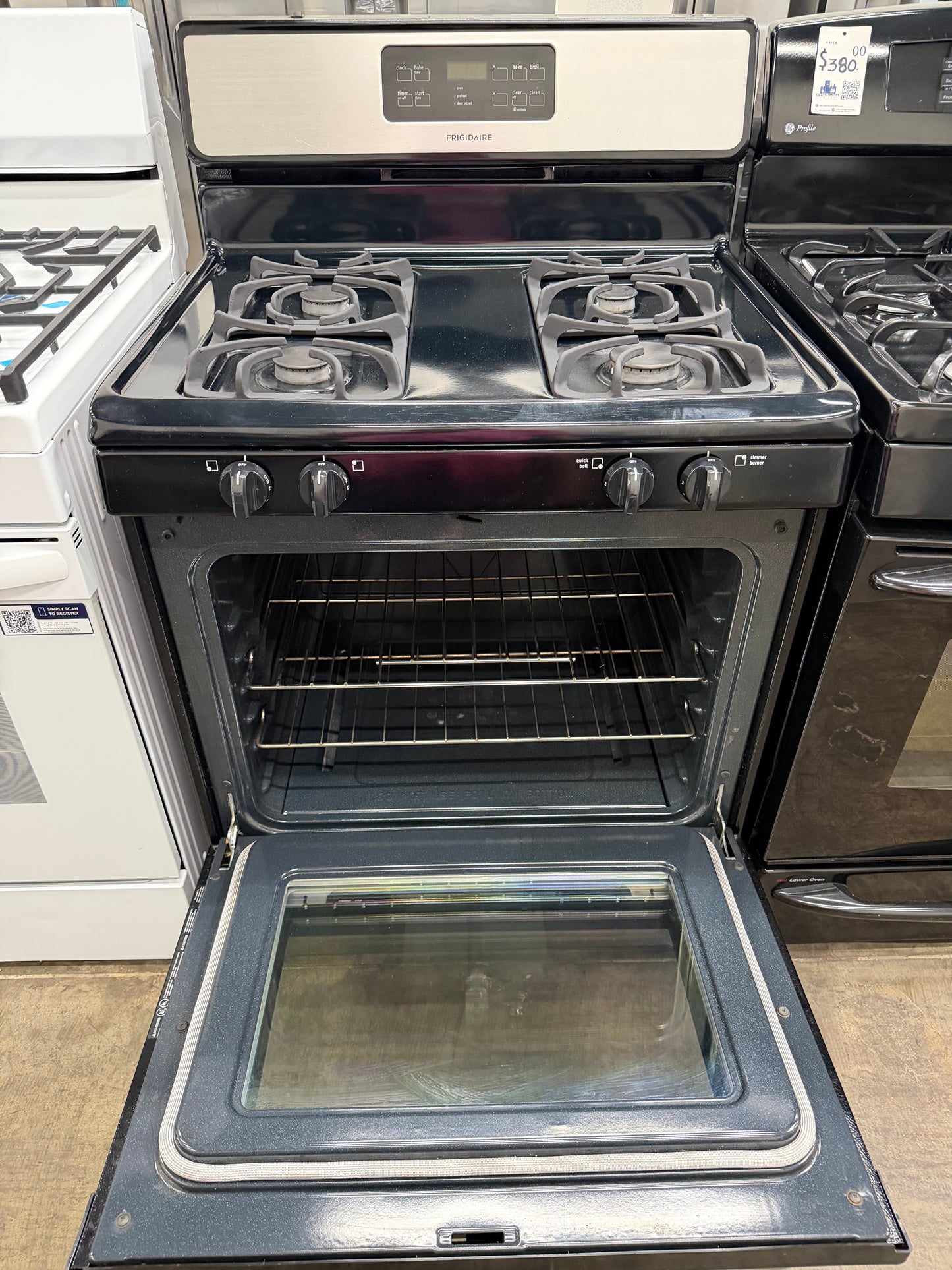 Frigidaire 30” Freestanding Gas Range – Model FFGF3053LSF