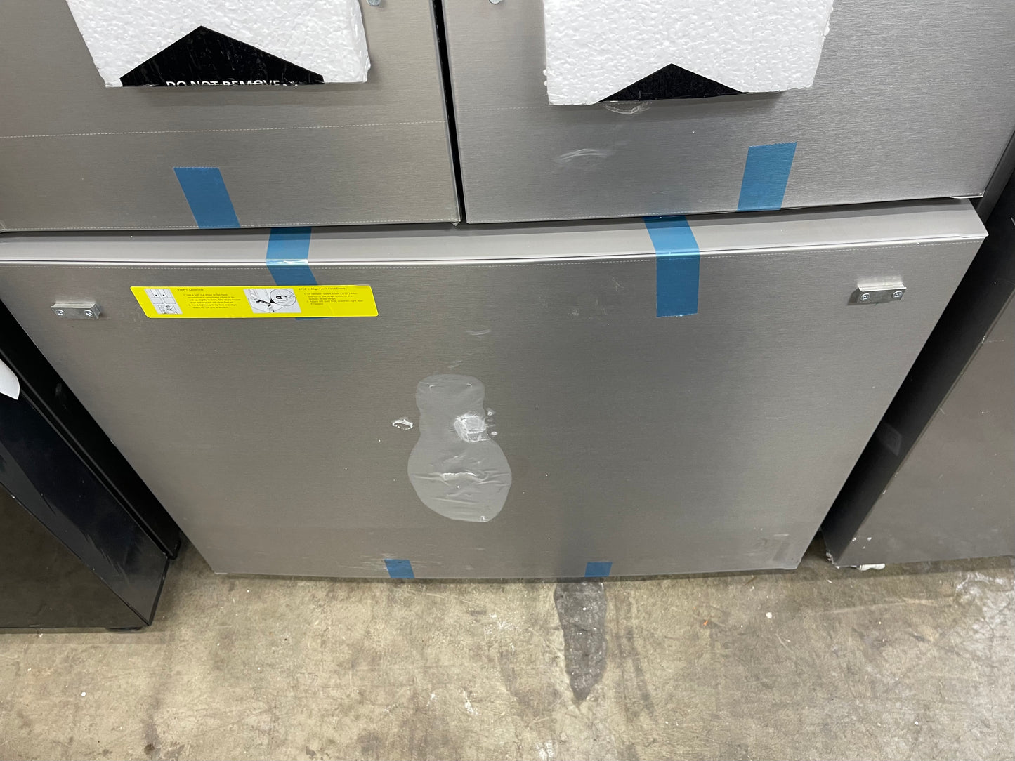 Frigidaire 28.8-cu ft 3-Door French Door Refrigerator With Ice Maker with Water Dispenser in Stainless Steel-Model #FRFN2813AF