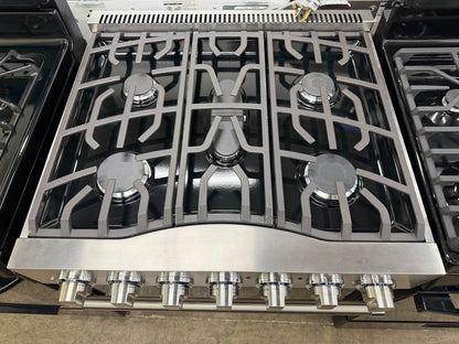 Viking 3 Series  RVDR33025BSSLP
30 Inch Freestanding Dual Fuel Range with 5 Sealed Burners, 4.7 Cu. Ft. Capacity, Continuous Grates, Self-Clean, TruConvection Cooking, Vari-Speed Dual Flow Convection, SureSpark Ignition System and TruGlide Oven