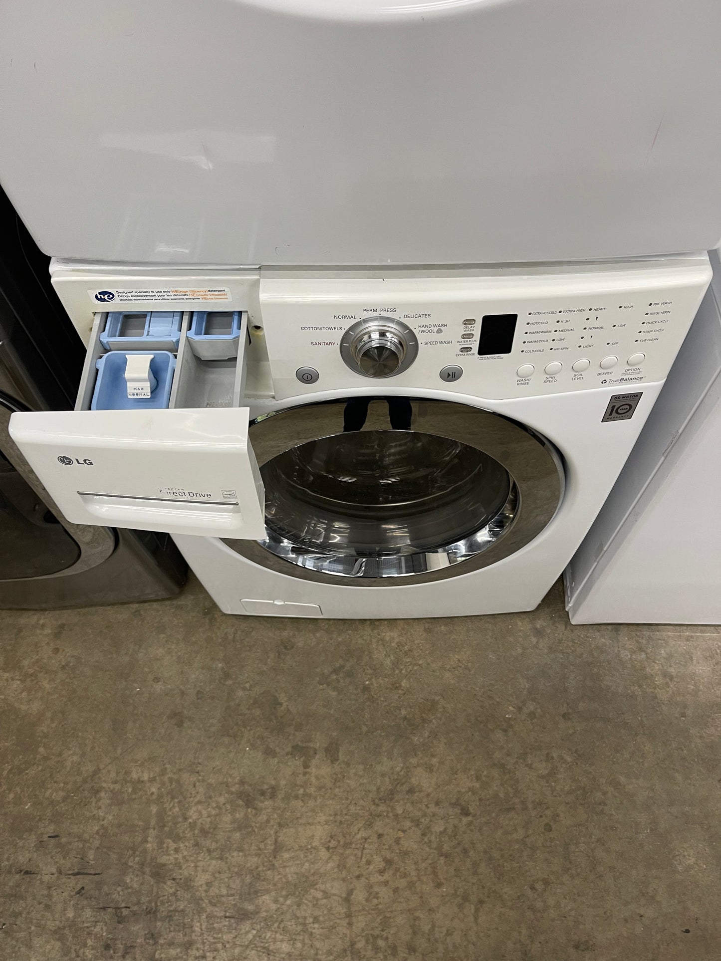 LG  WM2101HW
27 Inch Front-Load Washer with 4.0 cu. ft. And LG  DLE2101W
27 Inch Electric Dryer with 7.3 cu. ft.