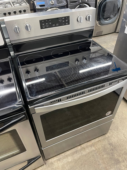 5.3 cu. ft. Whirlpool electric range with Frozen Bake technology Model: WFE550S0HZ