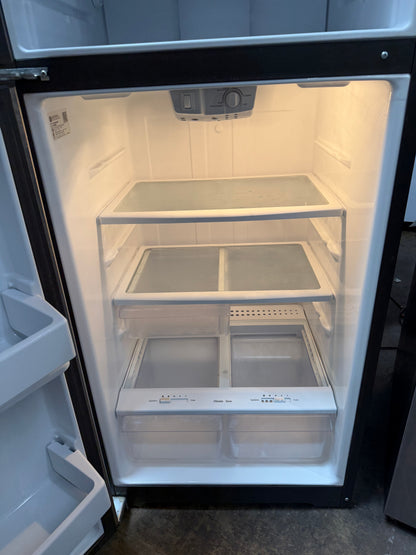 GE 15.6 Cu. Ft. Top Freezer Refrigerator – Stainless Steel
Model: GTS16GSHJRSS