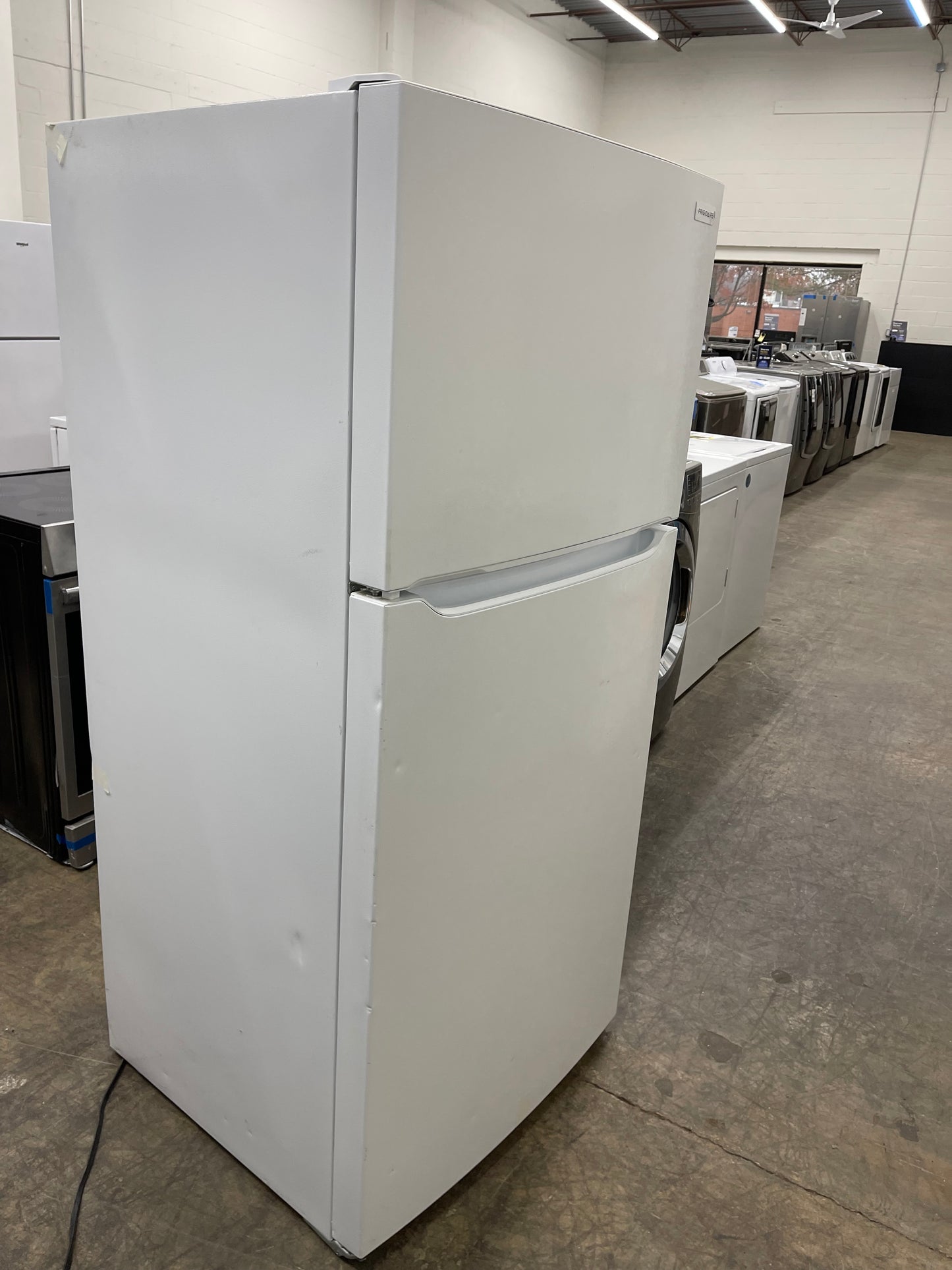 Frigidaire  FFTR1814WW
30 Inch Top Freezer Refrigerator with 18.3 Cu. Ft. Total Capacity