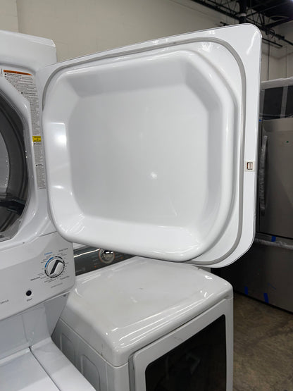 GE Unitized Spacemaker® ENERGY STAR 3.9 cu. ft. Capacity Washer with Stainless Steel Basket and 5.9 cu. ft. Capacity Electric Dryer

Model #:GUD27EESNWW