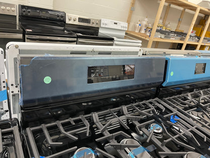 Frigidaire  FCRG3083AD
30 Inch Freestanding Gas Range with 5 Sealed Burners, 5.1 cu. ft. Convection Oven, Quick Boil Burner, Simmer Burner, Storage Drawer, Air Fry, and Self Clean: Black Stainless Steel