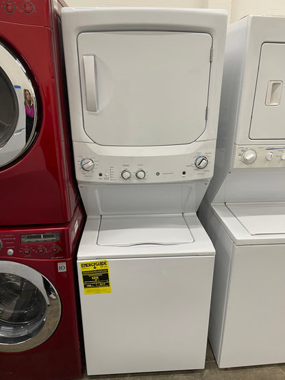 GE Unitized Spacemaker® ENERGY STAR 3.9 cu. ft. Capacity Washer with Stainless Steel Basket and 5.9 cu. ft. Capacity Electric Dryer

Model #:GUD27EESNWW