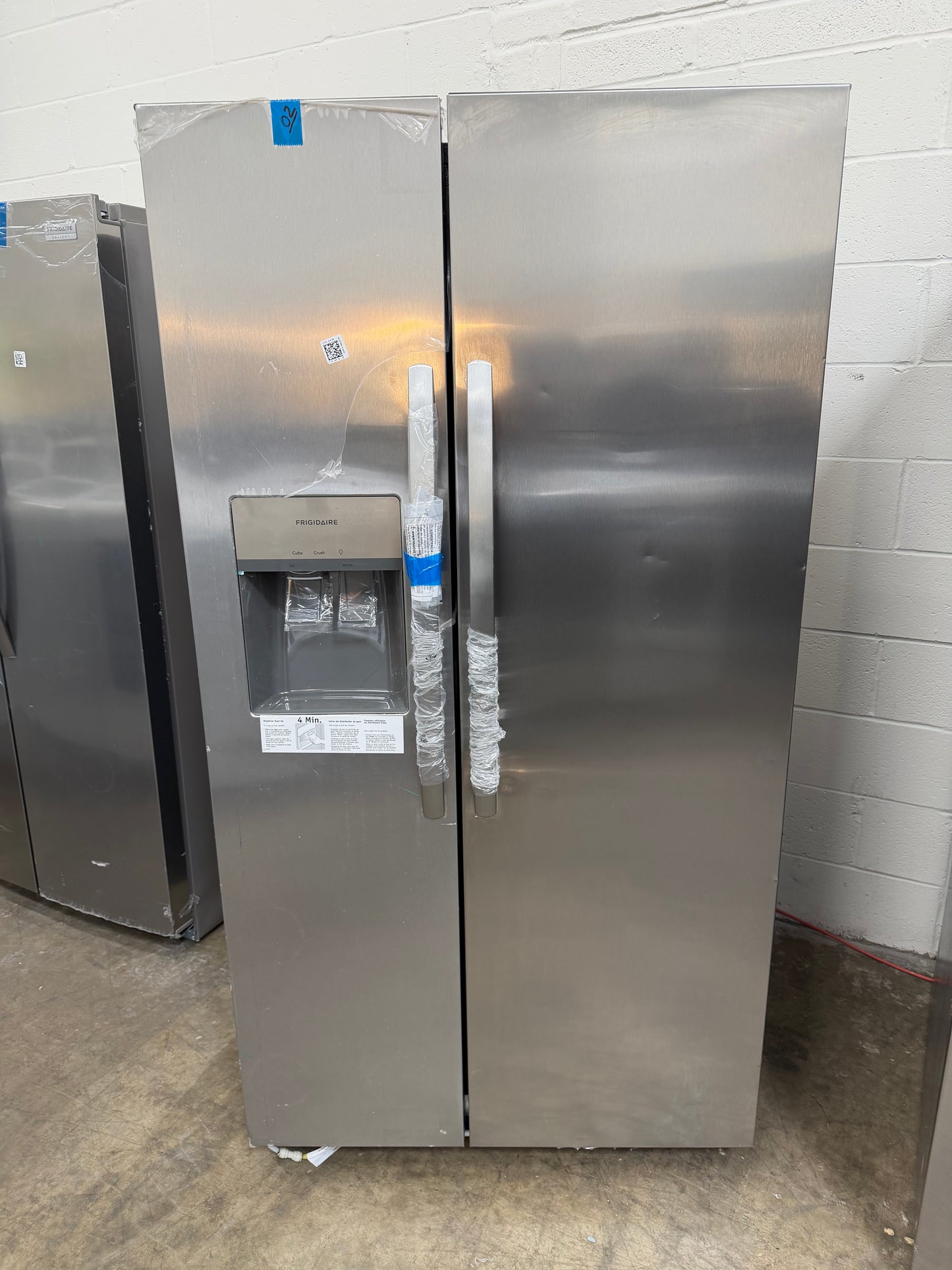 Frigidaire 25.6 Cu. Ft. Side by Side Refrigerator in Stainless Steel (02)