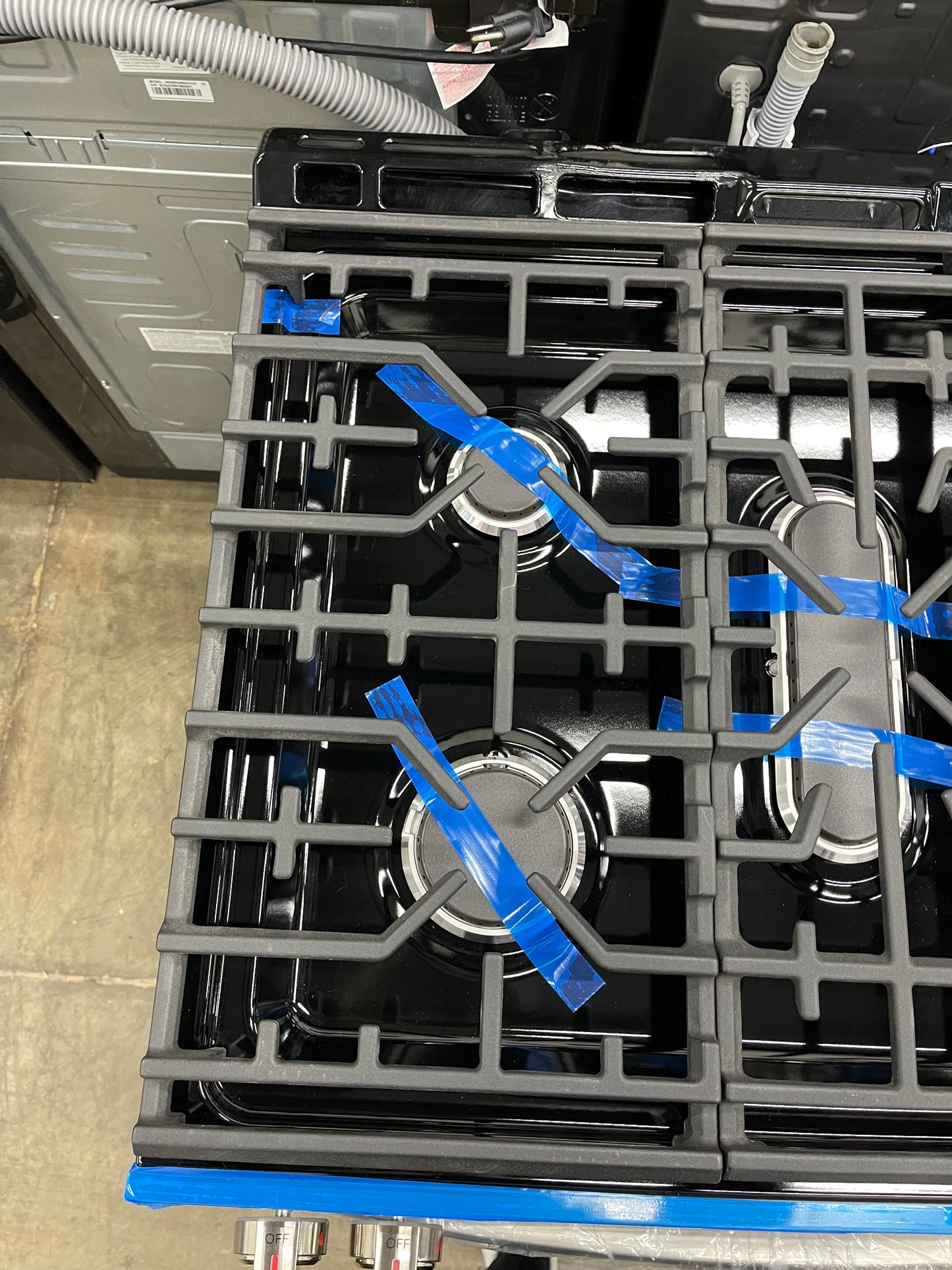 Frigidaire Gallery Series  GCFG3060BF
30 Inch Freestanding Gas Range with 5 Sealed Burners, 6.0 cu.ft. Oven Capacity, Air Fry, Total Convection, No Preheat, Touch Screen Controls, Temperature Probe, Steam Bake, Backlit LED Knobs, Sabbath Mode, and ADA Com