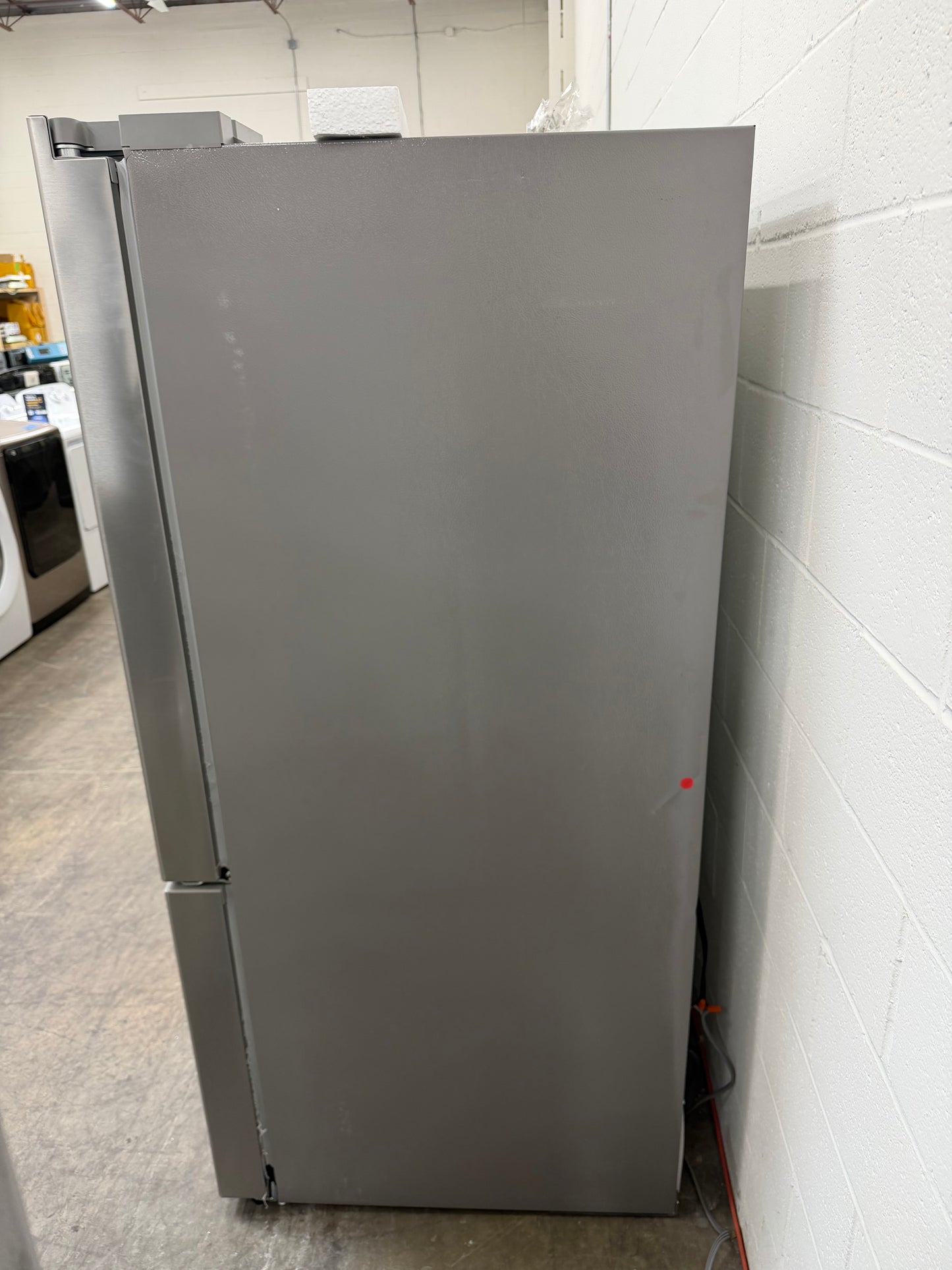 Frigidaire  FRFN2813AF
36 Inch Freestanding French Door Refrigerator with 28.8 cu. ft. Capacity, 3 Glass Shelves, Full-Width Drawer, Gallon Door Bins, EvenTemp Cooling, Internal Water Dispenser, and ENERGY STAR