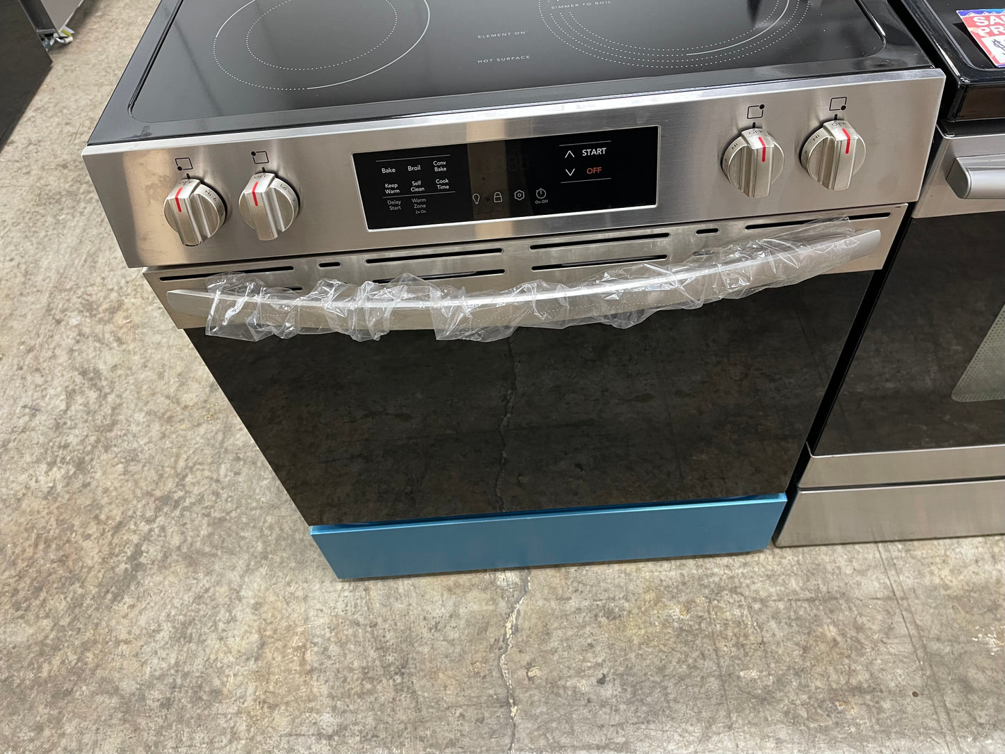 Frigidaire 30-in Glass Top 5 Burners 5.3 cu-ft Slide-In Electric Range in Stainless Steel-Model #FCFE3062AS