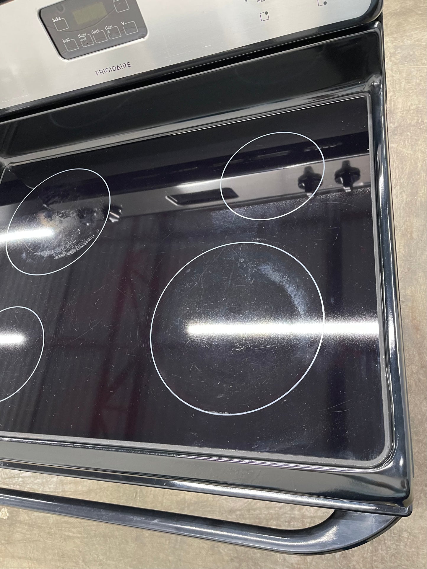 Frigidaire  FFEF3012LS
30 Inch Freestanding Electric Range with 4 Radiant Elements, 4.8 cu. ft. Oven Capacity, Manual Clean and Store-More Storage Drawer: Stainless Steel