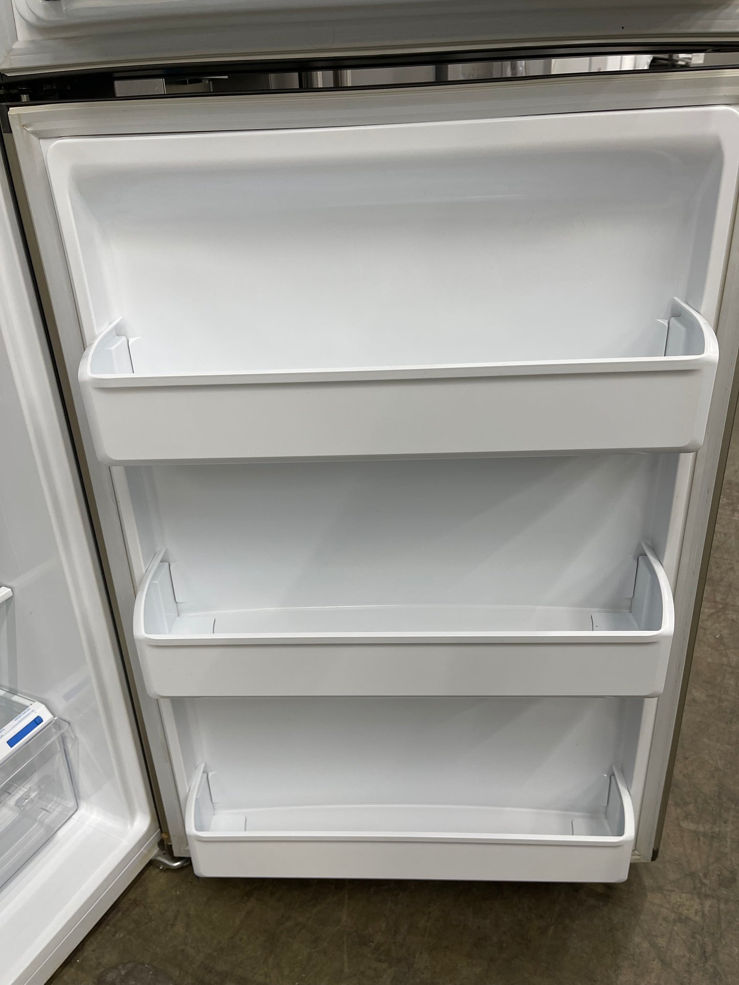 Frigidaire
30 in. 18.3 cu. ft. Top Freezer Refrigerator in Stainless Steel