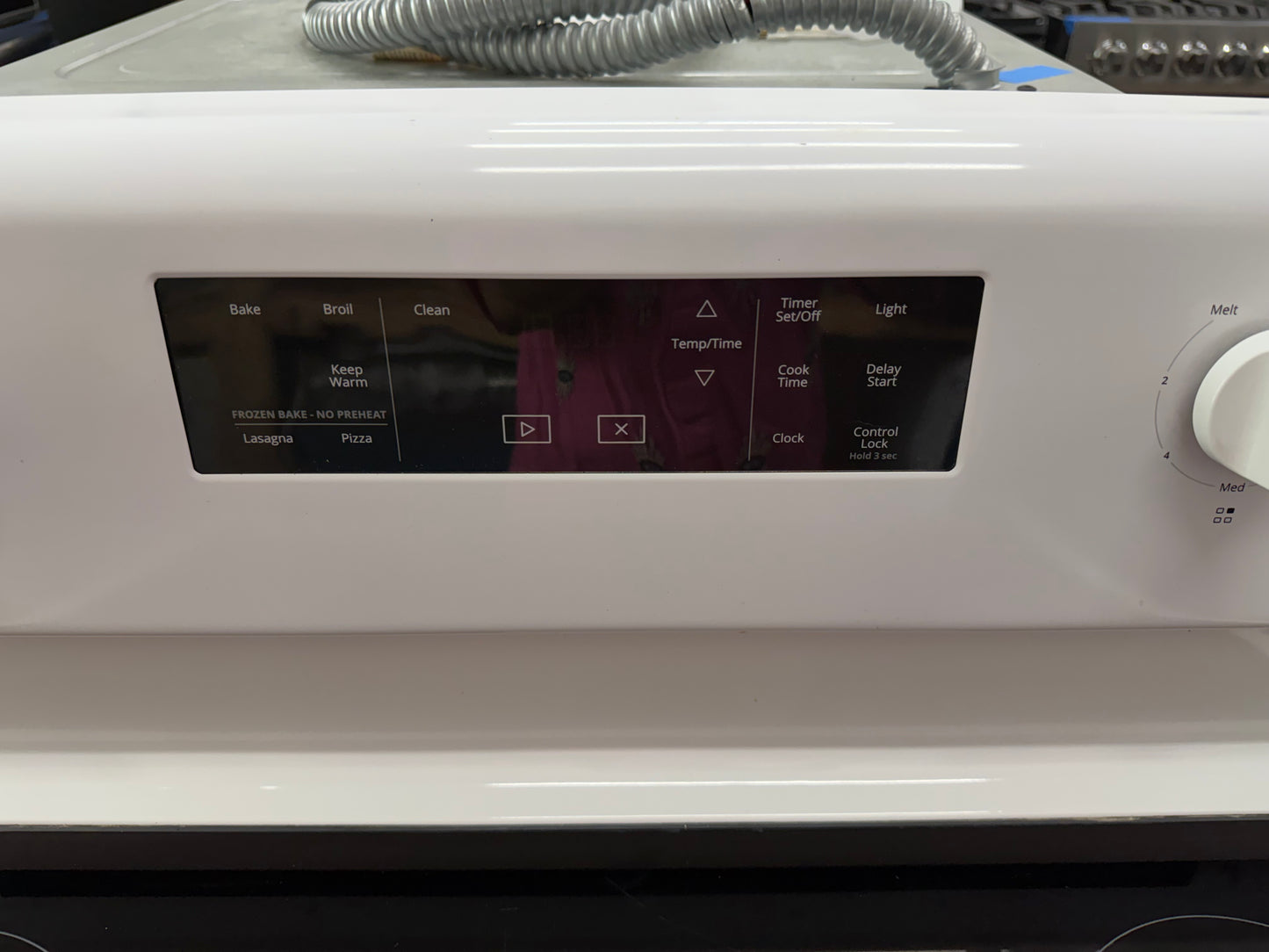 Whirlpool WFE320M0JW3 30” Freestanding Electric Range