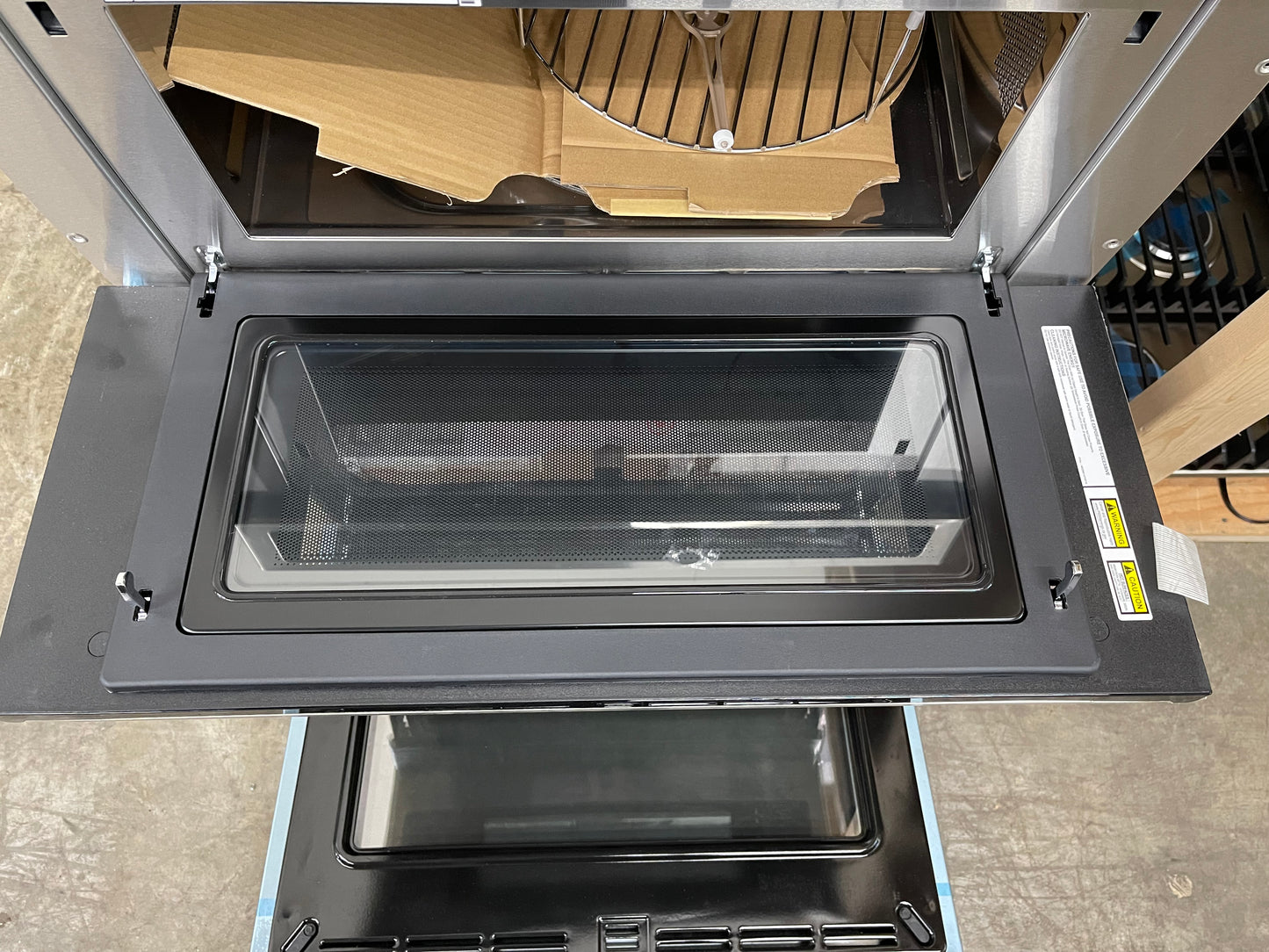 GE Profile  PT7800SHSS
30 Inch Combination Wall Oven with True European Convection, Meat Probe, Proof Mode, Warm Mode, 5.0 cu. ft. Capacity, 1.7 cu. ft. Microwave, Glass Touch Controls, GE Fits! Guarantee, and Self-Clean with Steam: Stainless Stee