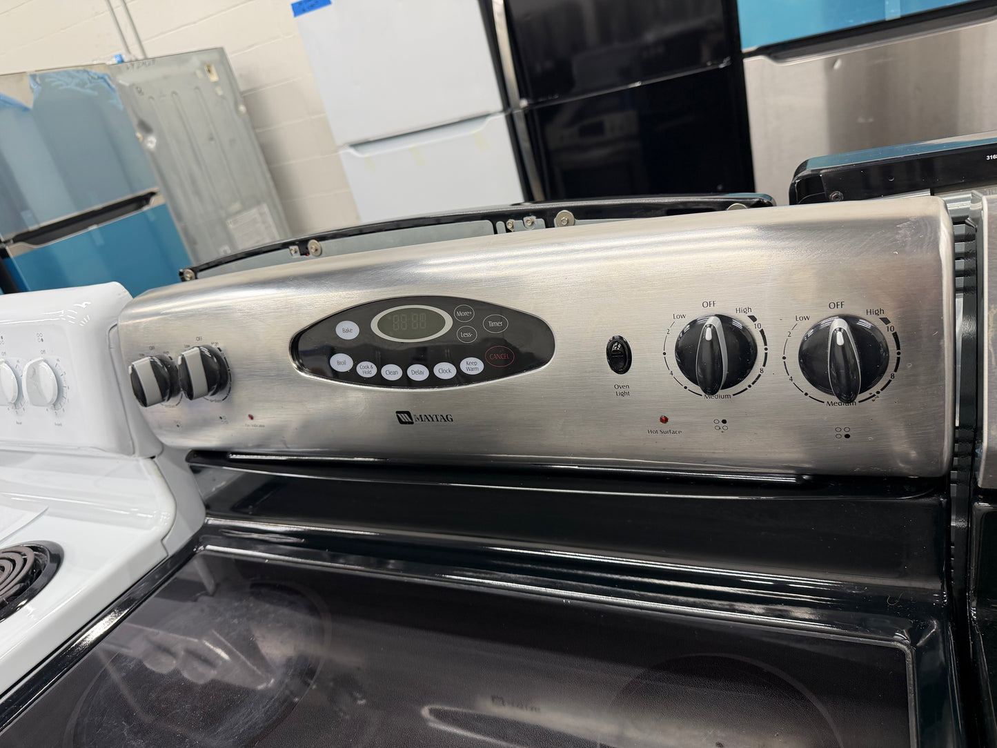 Maytag  MER5755QAS
30 Inch Freestanding Electric Range w/ Precision Cooking System & Hot-Surface Indicator Light: Stainless Steel