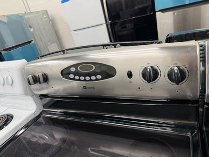 Maytag  MER5755QAS
30 Inch Freestanding Electric Range w/ Precision Cooking System & Hot-Surface Indicator Light: Stainless Steel