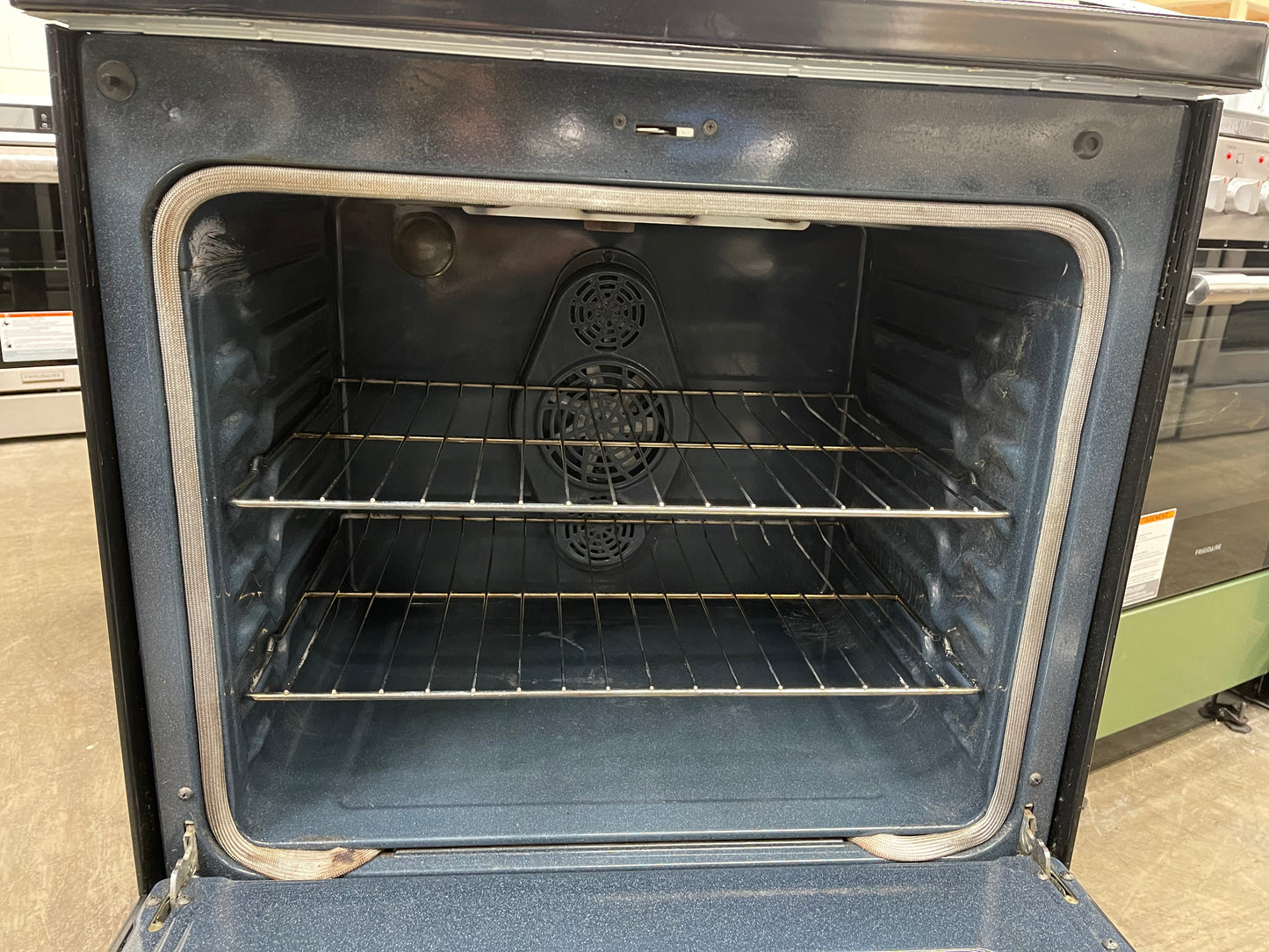 Samsung  FTQ387LWGX
30 Inch Freestanding Electric Range with 5 Cooktop Elements, 5.9 cu. ft. Convention Oven, Steam and Self Clean, Warming Drawer and Sabbath Mode