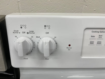 GE  JB750DJWW
30 Inch Freestanding Electric Range with True Convection, Fast Preheat, Power Boil, Warming Zone, Steam Self-Clean and 5 Smoothtop Elements 5.3 cu. ft. Oven: White