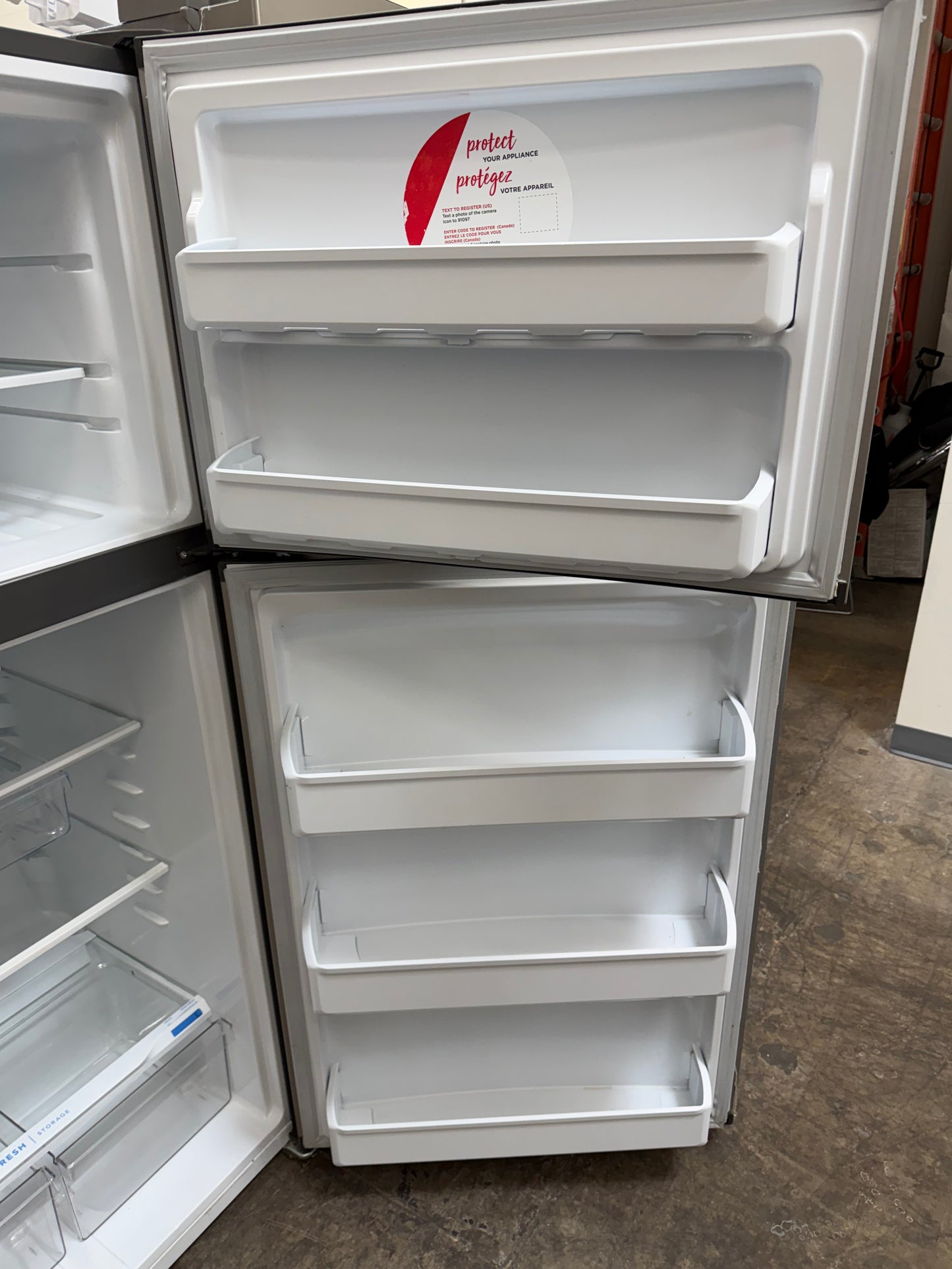 Frigidaire
30 in. 18.3 cu. ft. Top Freezer Refrigerator in Stainless Steel