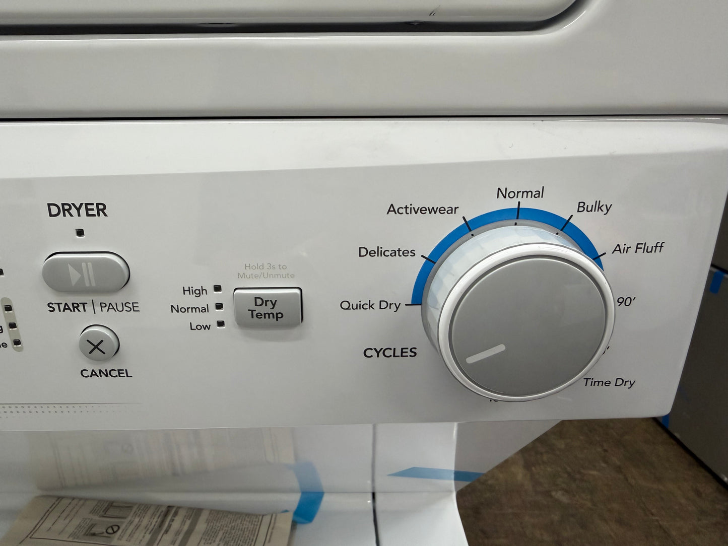 Frigidaire  FLCE7522AW
27 Inch Electric Laundry Center with 3.9 Cu. Ft. Washer Capacity, 10 Wash Cycles, 5.6 cu. ft. Dryer Capacity, 6 Dry Cycles, MaxFill Option, 4 Timed Dryer Cycles, and End-of-Cycle Signal